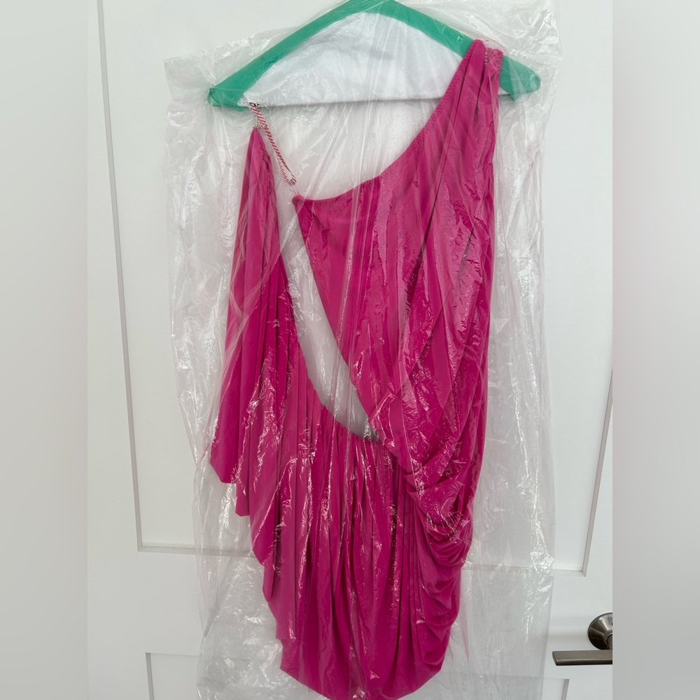 Norma Kamali Diana Ruched One-Shoulder Gown - Picture 4 of 6